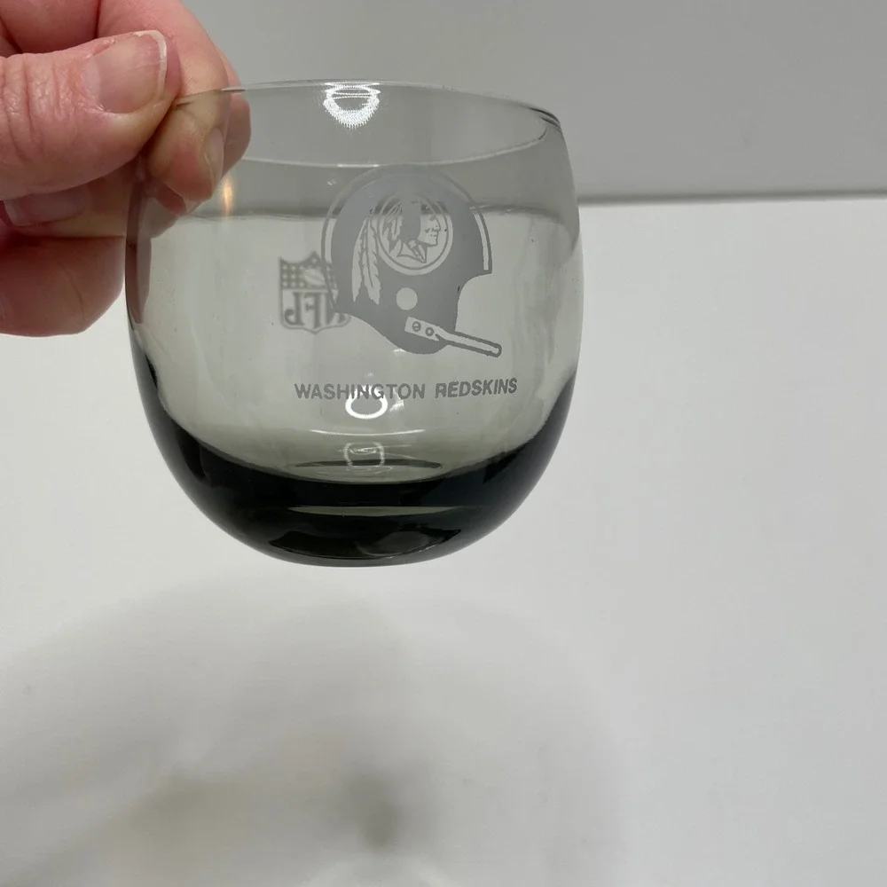Vintage Washington Redskins NFL Smoked Glass Tumbler‎ Helmet Logo Grey Etched